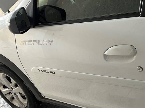 RENAULT SANDERO 1.6 STEPWAY 8V FLEX 4P AUTOMATIZADO